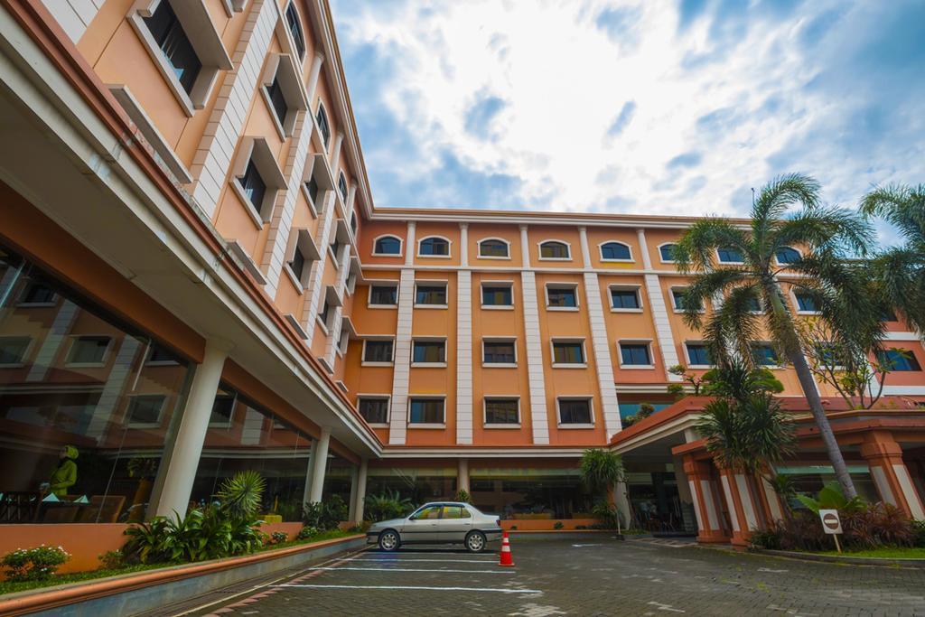 Semesta Heritage Hotel & Convention Semarang Zewnętrze zdjęcie